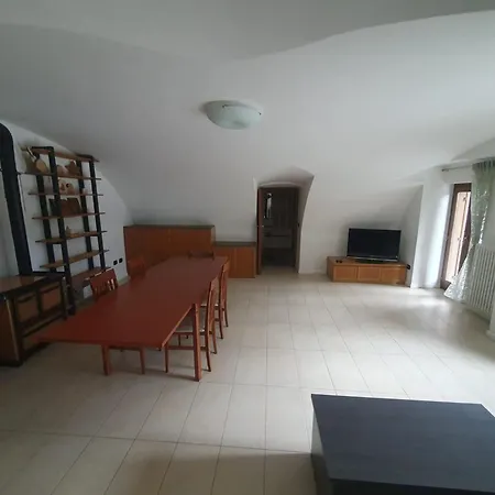 Apartment Casa Cecilia San Pietro (Berbenno di Valtellina)